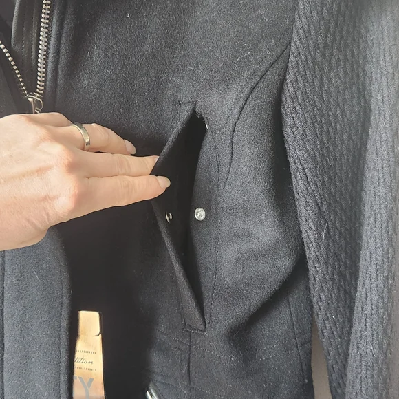 Andrew Marc Women's Black Utility Jacket - Picture 8 of 9